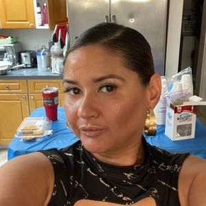 Meet your Posher, Elena